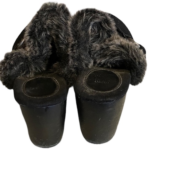 Fur Trimmed Clogs - Picture 4 of 7